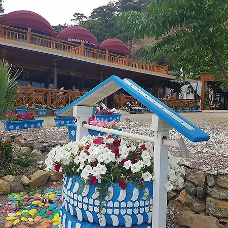 게스트하우스 Sinemis 아드라산