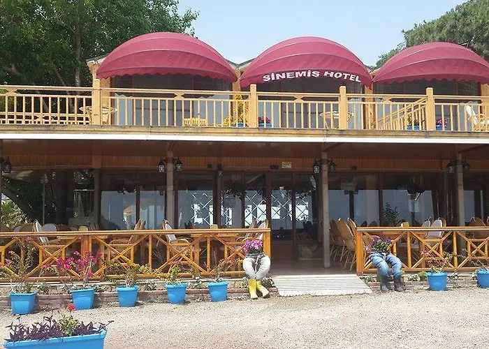 Sinemis * أدراسان